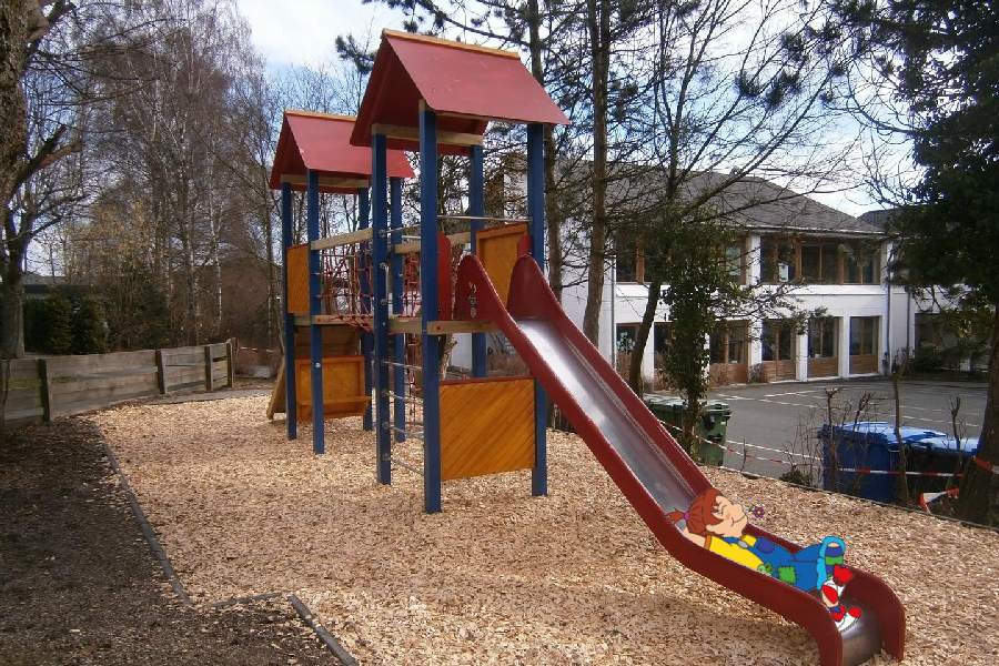 Kindergartenausstatter - Spielplatz Aussenspielgeräte