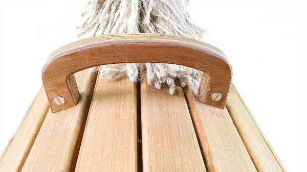 Outdoor Holzpferd Detail Haltegriff hinten