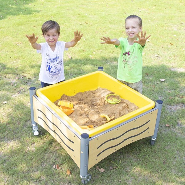 Mobiler Matschtisch, quadratisch hinten