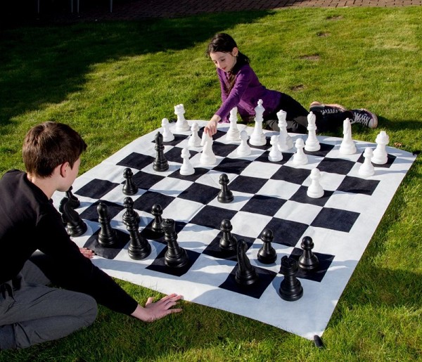 XL Outdoor Schach Kinder rechts