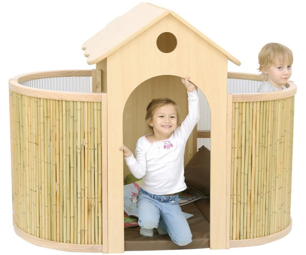 Indoor Spielhaus Produkt mit Kind hinten