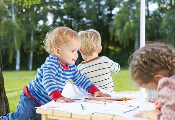 Kindersitzgarnitur 6-Eck Kind rechts