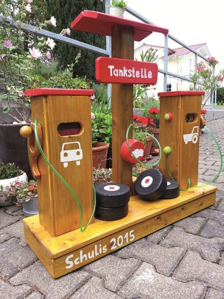 Tankstelle Outdoor Kiefer Gestaltungsbeispiel hinten