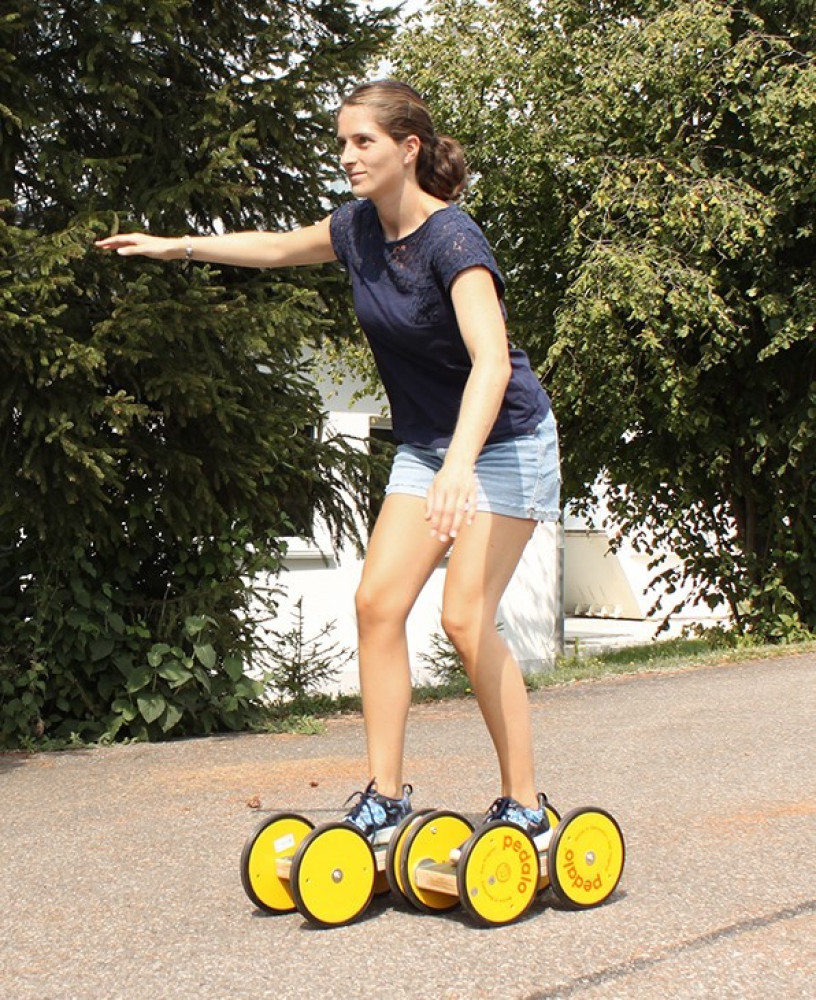 Pedalo Wawago mit Kind links