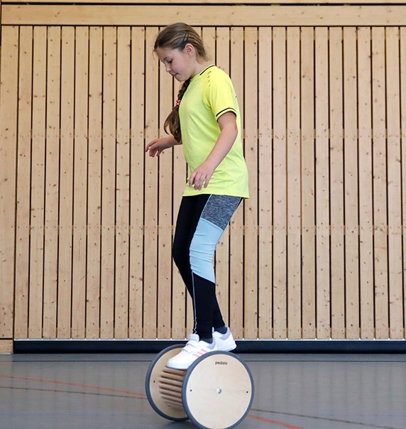 Pedalo Pedasan 32 Kind Sporthalle unten