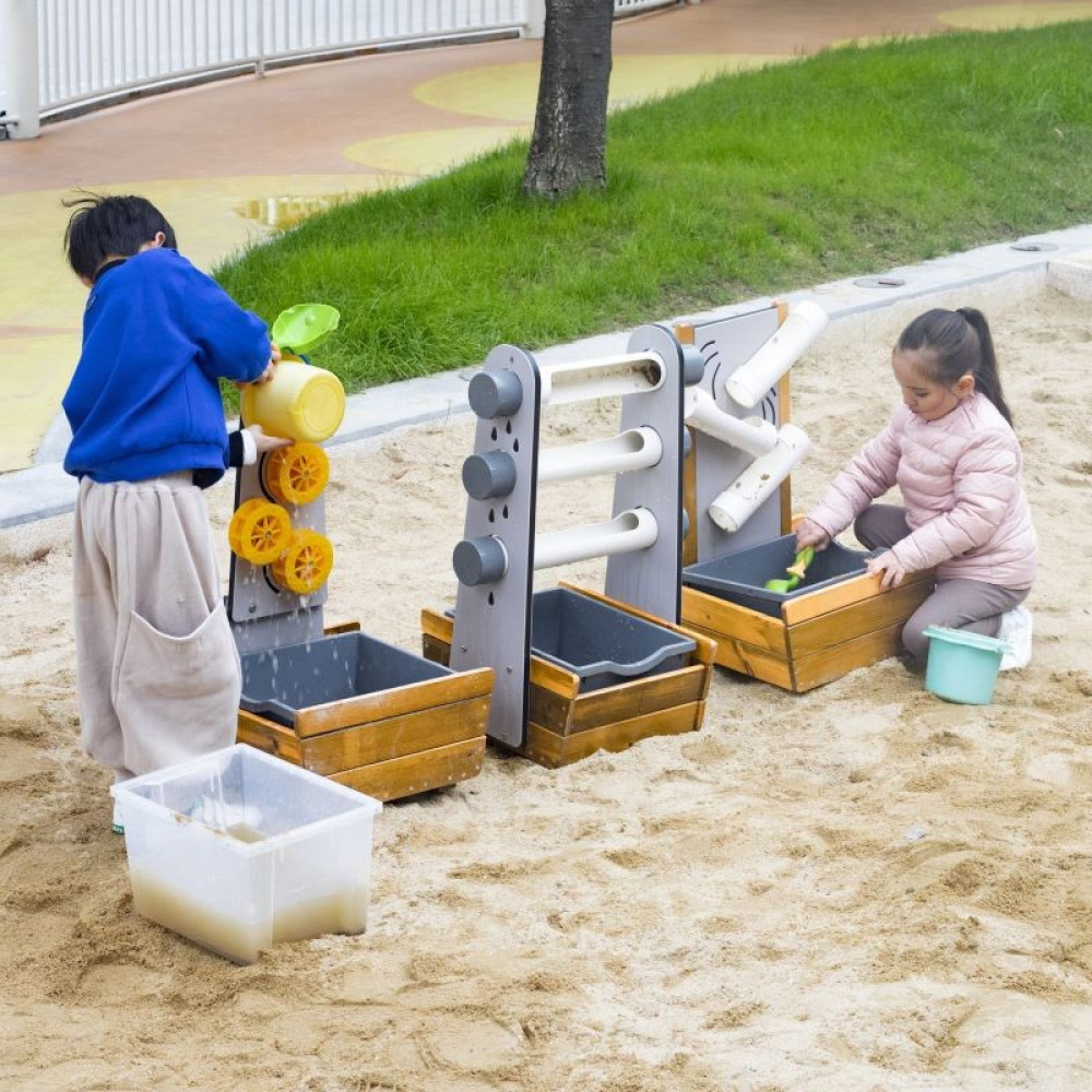 Wasserspiel Wasserräder oben