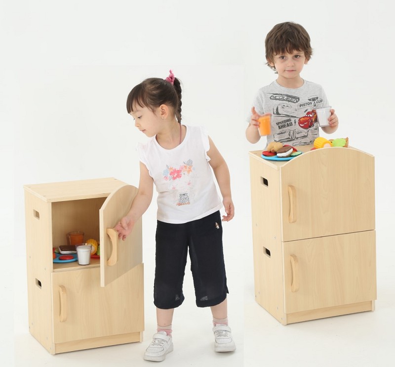 Spielküche Owlaf Kühlschrank Kind links