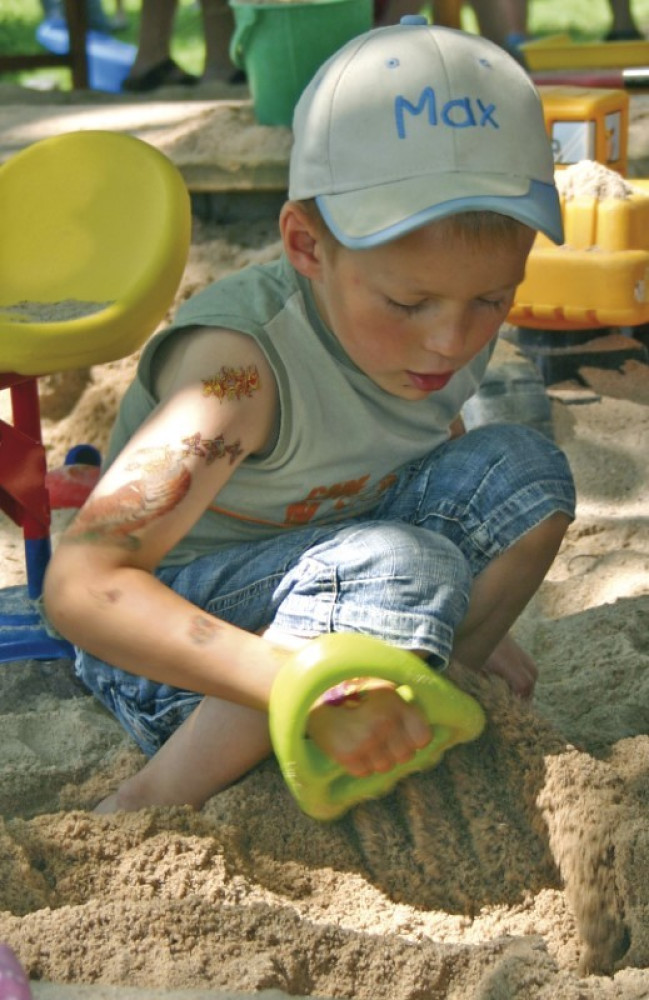 Tierkralle Sandspielzeug links