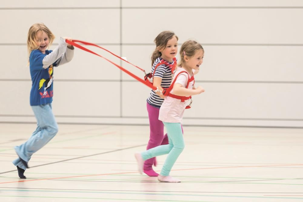 Laufleine Zweispaenner Kinder rennen